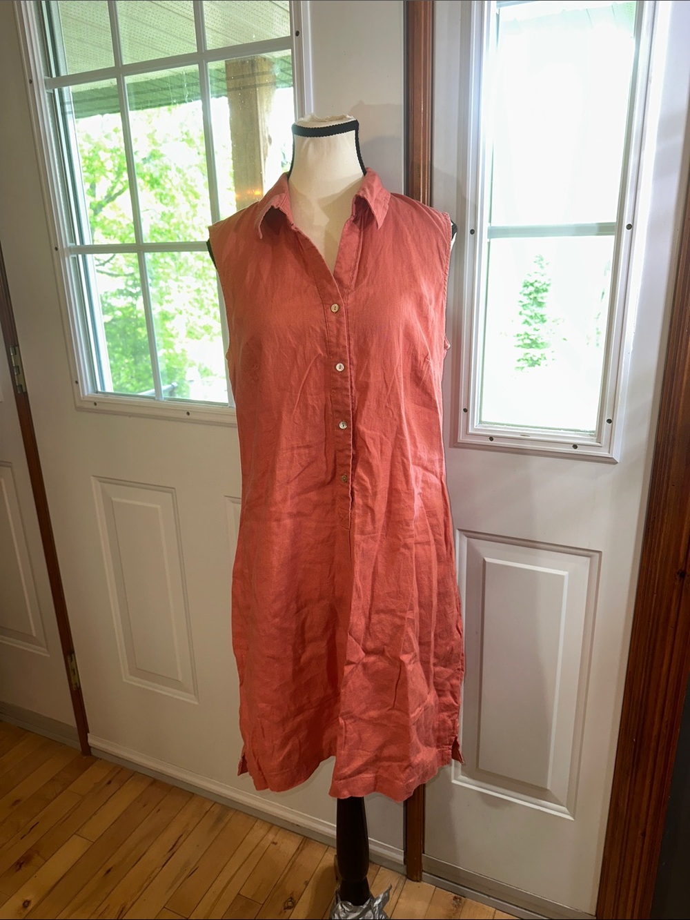 Malvin Sleeveless Button-Front Linen-Blend Shift Dress in Coral